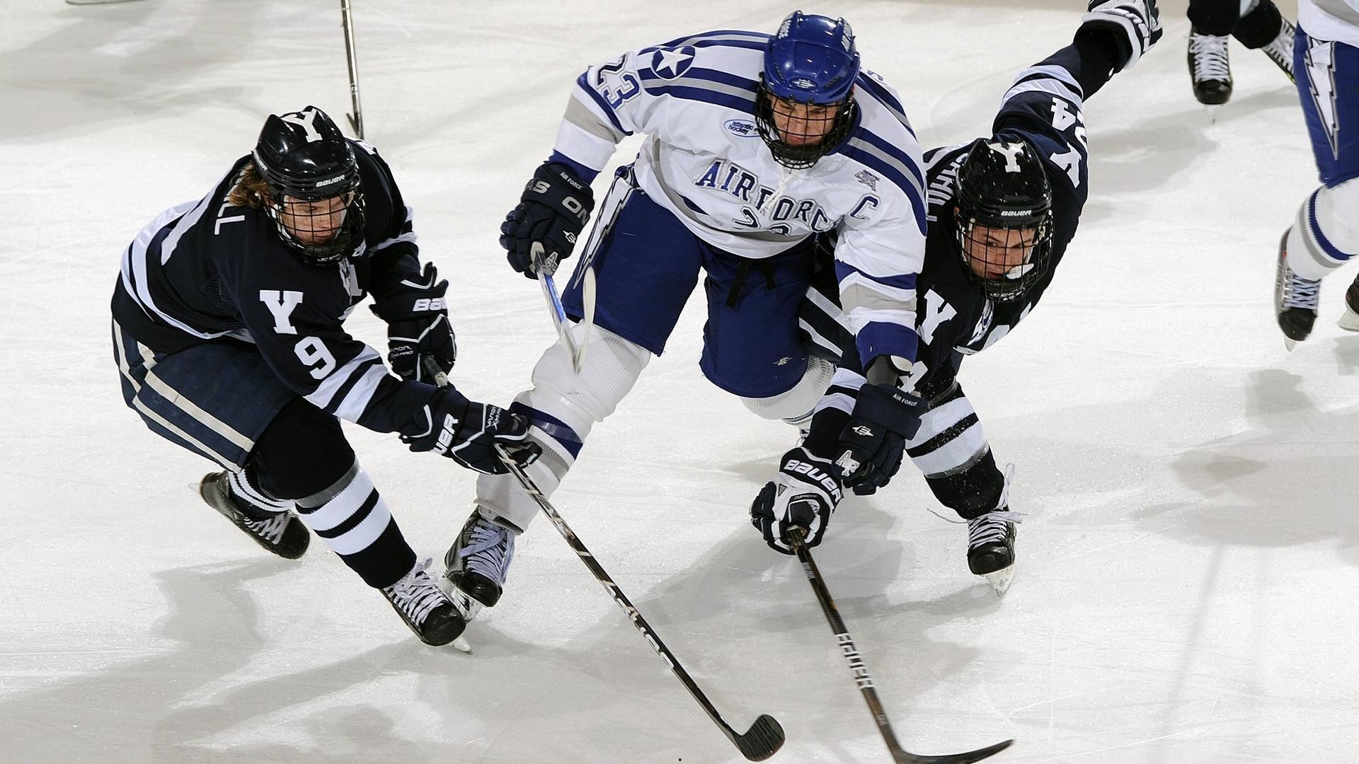 勇士五虎齐发轰破爵士 主场迎季后赛开门红