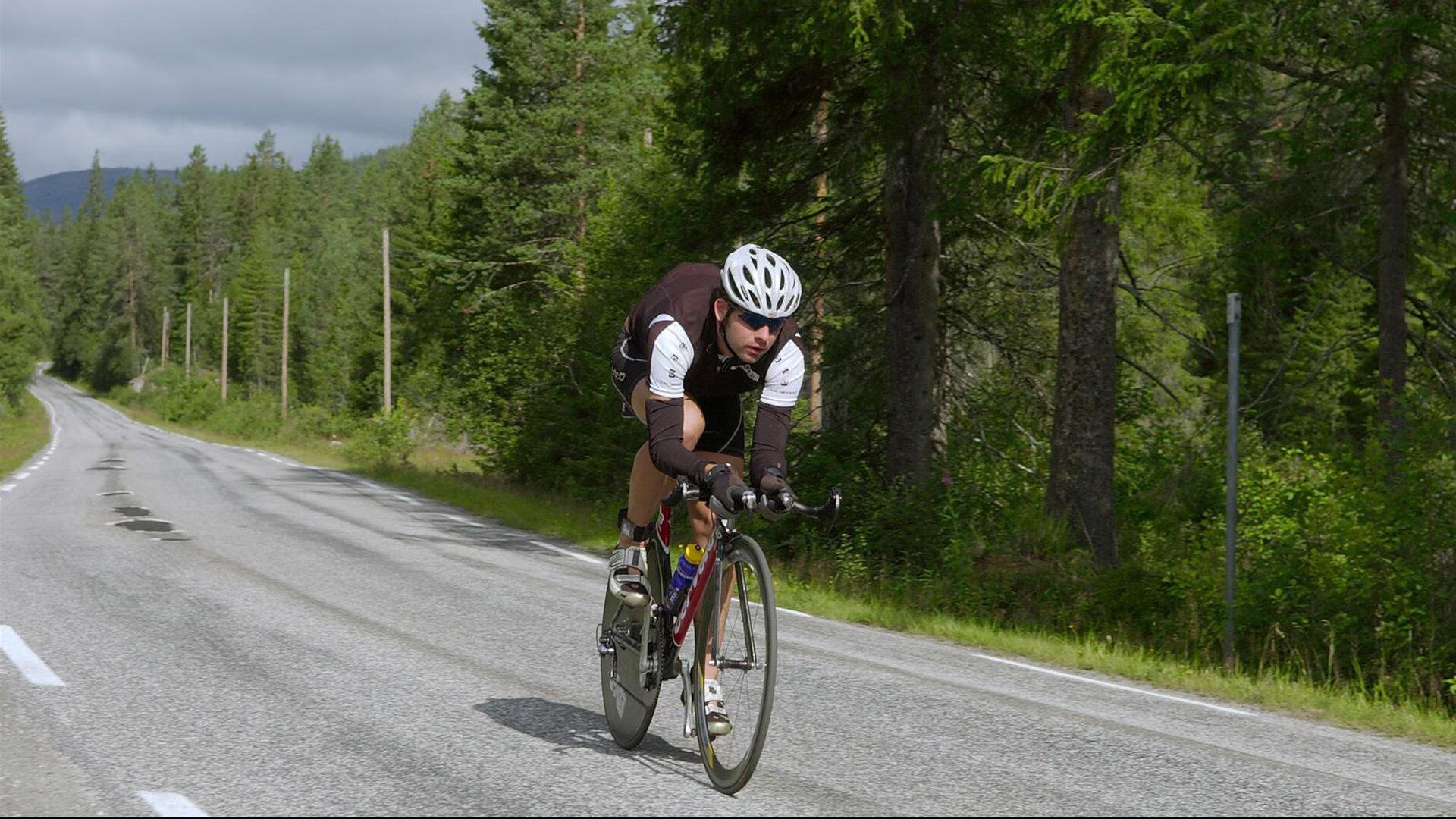 加图索盛赞托纳利，技术远胜于我，他是意大利中场的未来