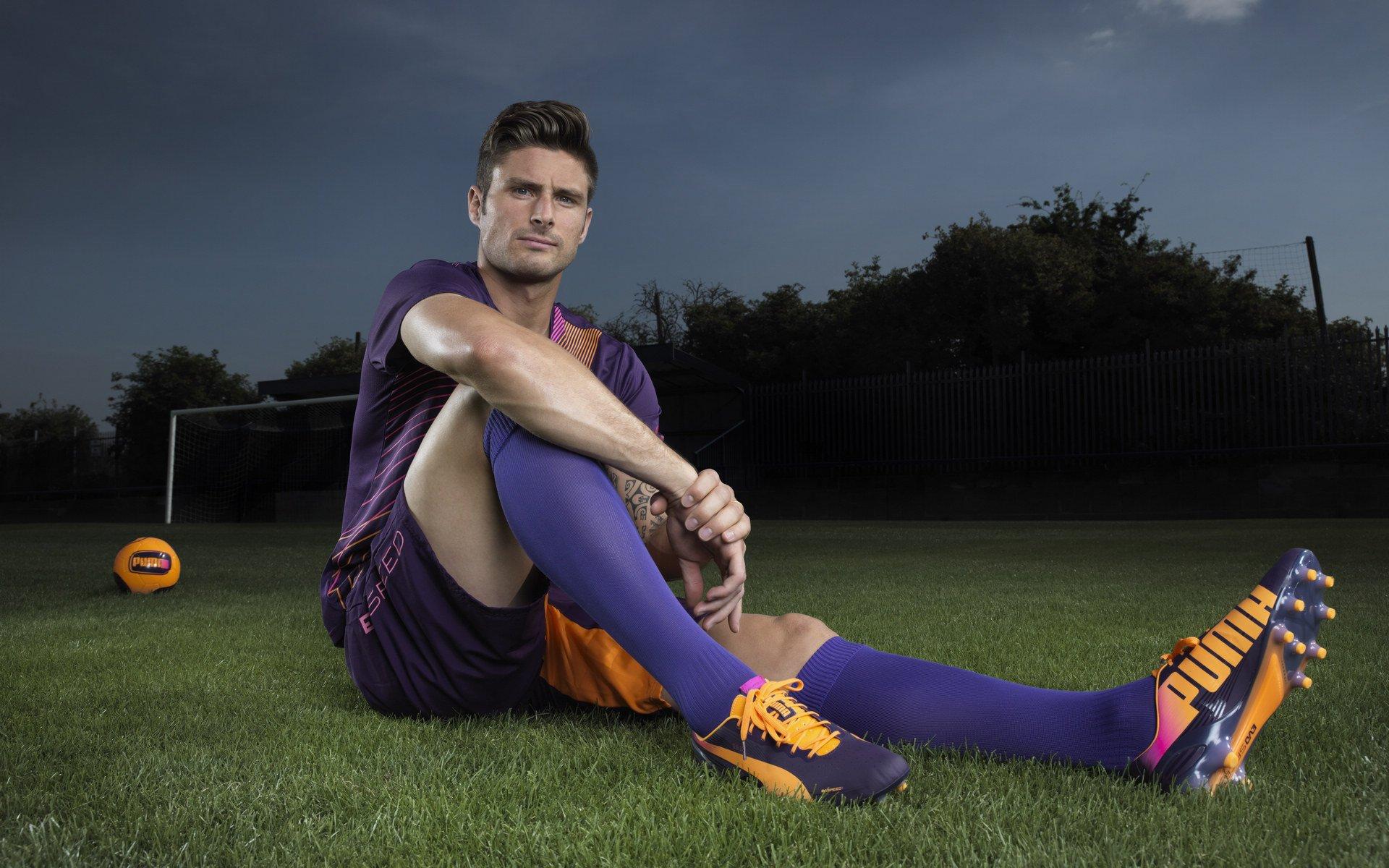 球场上的智慧枢纽，解析全球足坛传球技艺最精湛的中锋现象